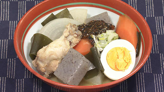 鶏と大根のあっさり塩煮　ごま味噌添え